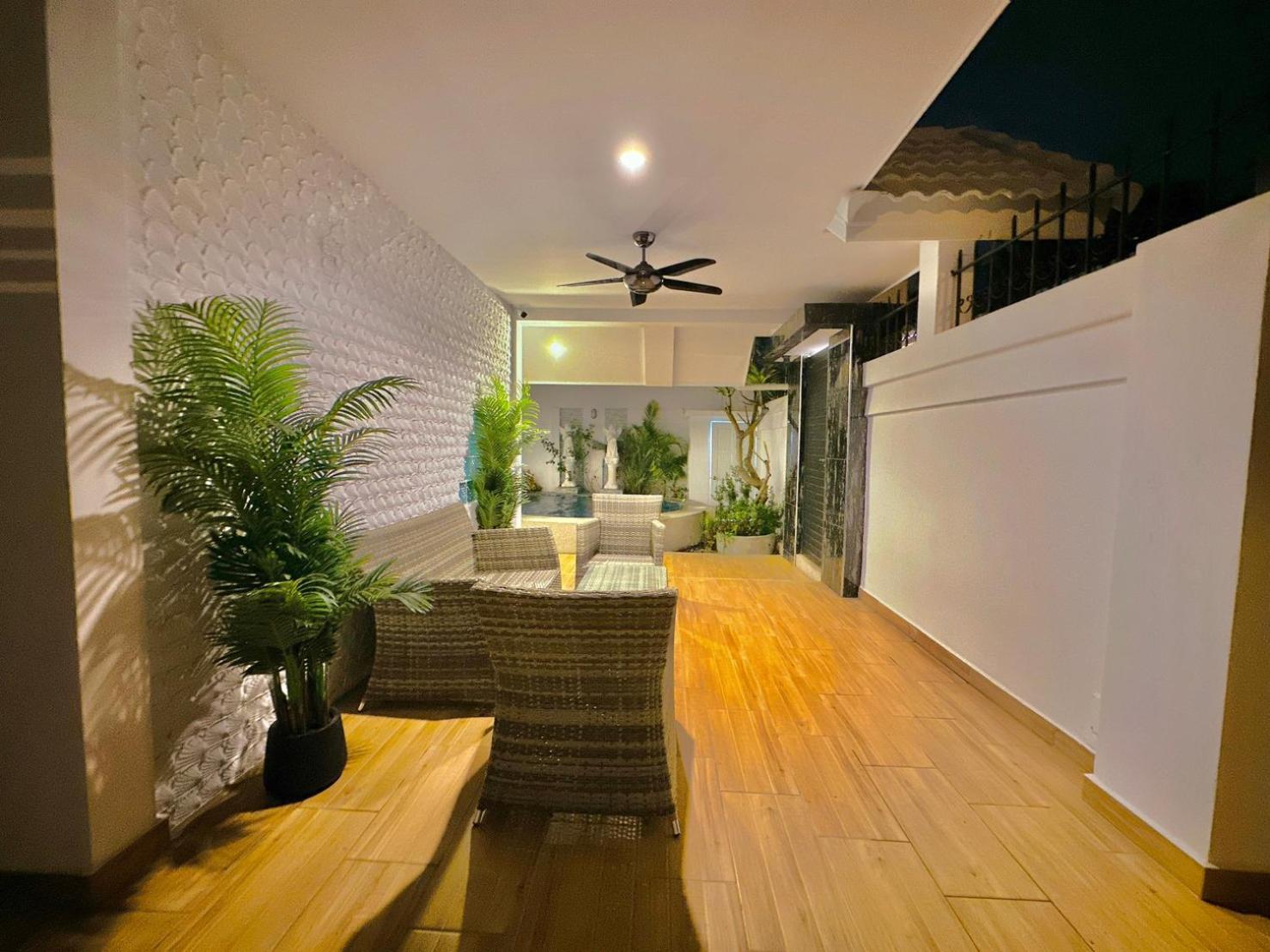 Tagvilla Suksabai In 04 Bedroom Villa *