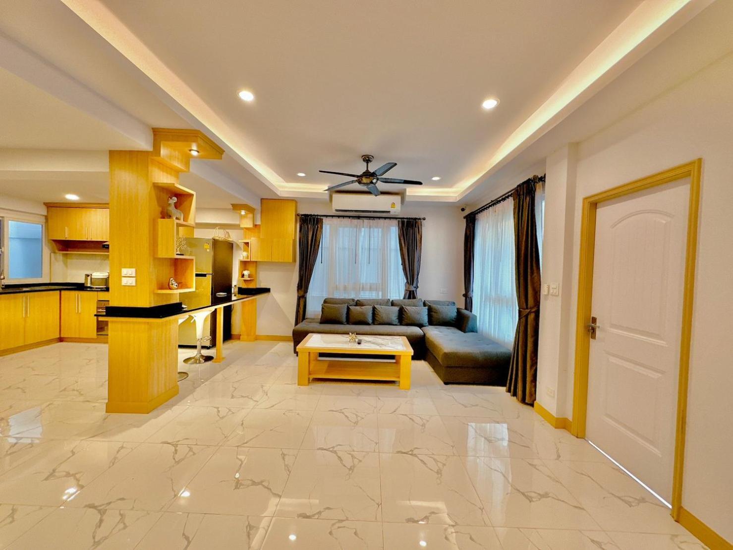 Tagvilla Suksabai In 04 Bedroom Villa