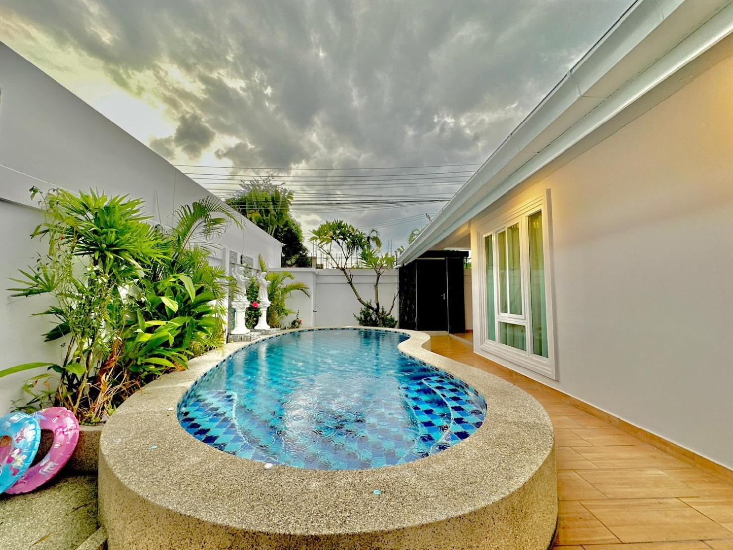Tagvilla Suksabai In 04 Bedroom Villa