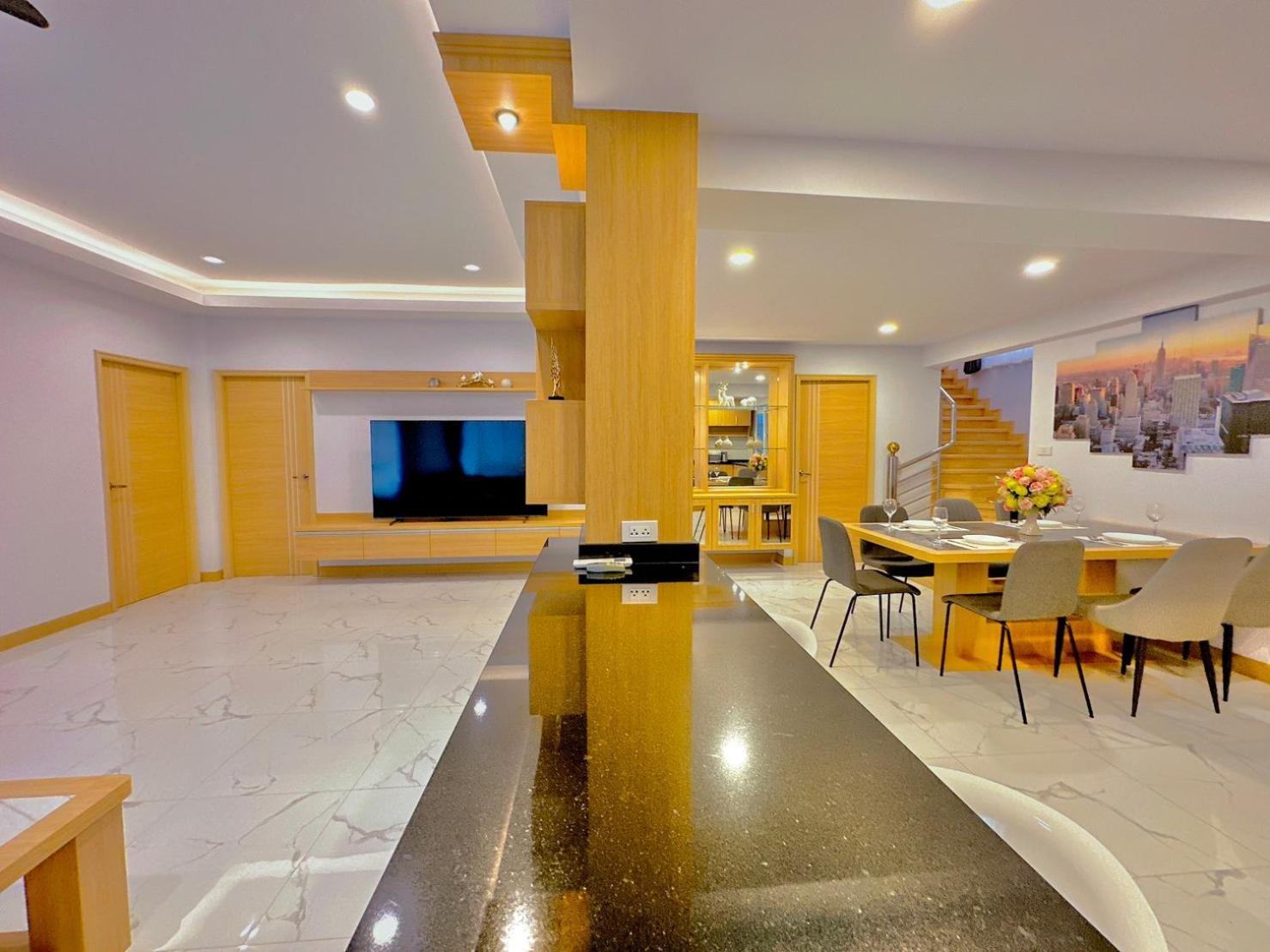 Villa Tagvilla Suksabai In 04 Bedroom Pattaya