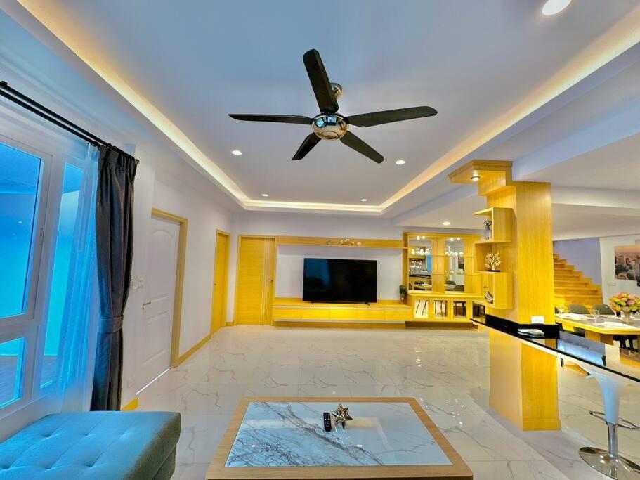 Tagvilla Suksabai In 04 Bedroom Villa *