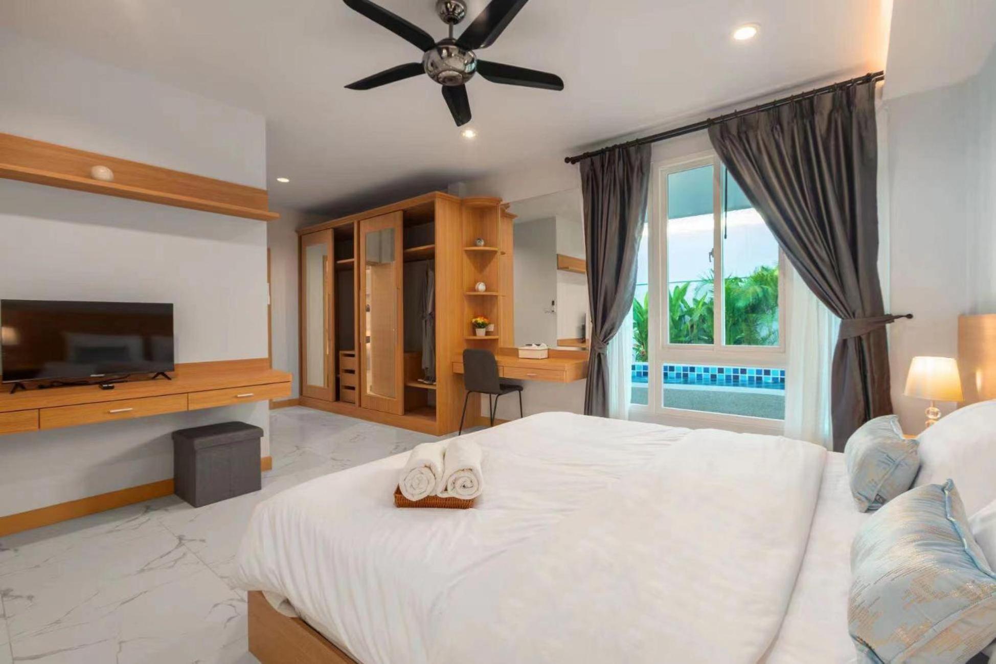 Tagvilla Suksabai In 04 Bedroom Villa